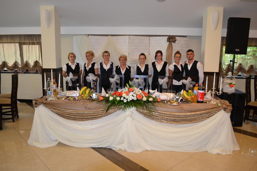 Pensiunea Ioana Gherla Buitenkant foto